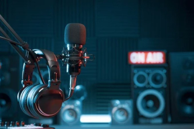 Estudio de locución y producción de anuncios